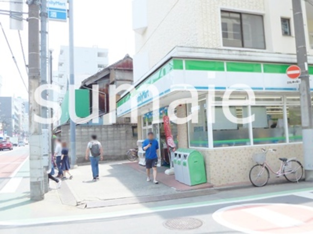 コンビニ　ファミリーマート大宮中央店（コンビニ）まで60m