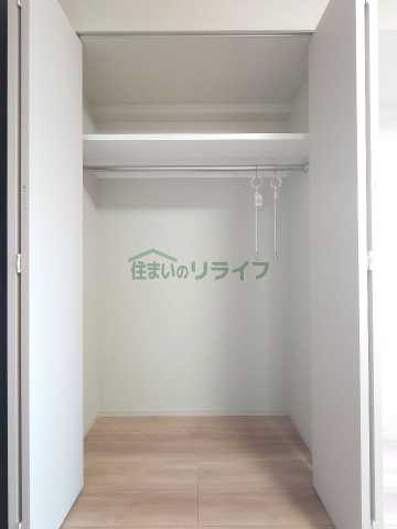 収納　※参考写真　同タイプ間取りの502号室の写真となります。