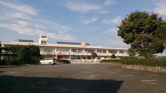 小学校　下野市立国分寺東小学校（小学校）まで852m