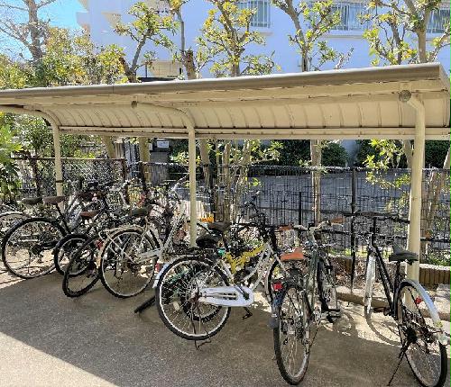 その他共有部分　屋根付き駐輪場