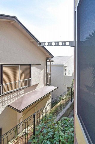 バルコニー　洗濯物を外に干すことも可能