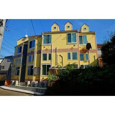 建物外観　明るくオシャレな外観