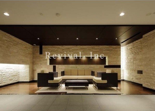 ロビー　高級感のあるグランドロビーでございます