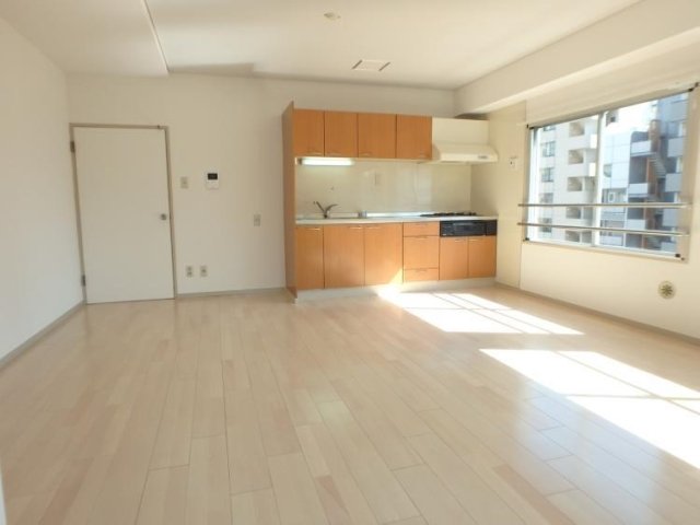 居室・リビング　ゆったり過ごせる居間です