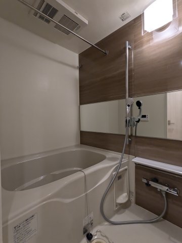 バス・シャワールーム　お風呂です