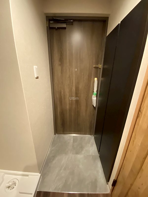 玄関　別部屋のお写真です。ご参考までに！