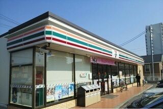 コンビニ　セブンイレブン成田はなのき台店（コンビニ）まで730m