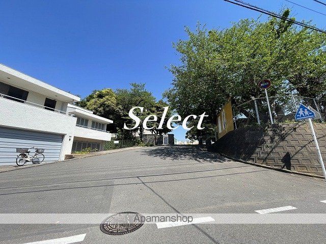 高校・高専　神奈川県立横浜緑ケ丘高等学校（高校・高専）まで452m