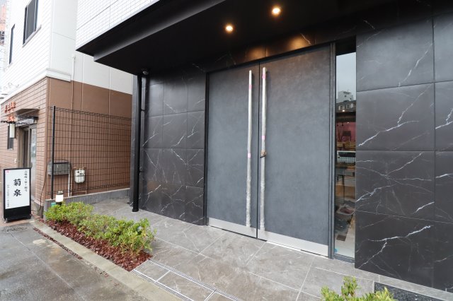 エントランス　建物の内部です