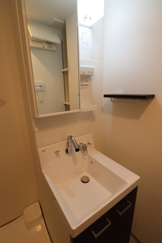 洗面設備　脱衣スペースもあります