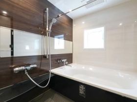 バス・シャワールーム　ゆったり過ごせるお風呂です