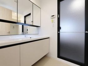 洗面設備　広い洗面スペース