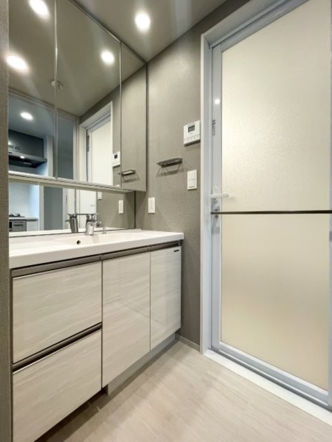 洗面設備　※写真は同タイプ住戸です。