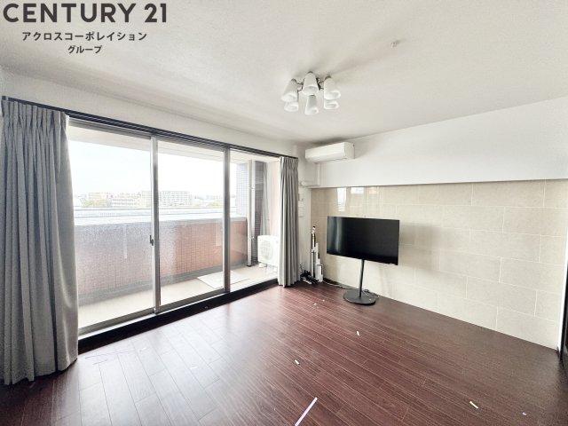 居室・リビング　ブラウンを基調としたお部屋です♪