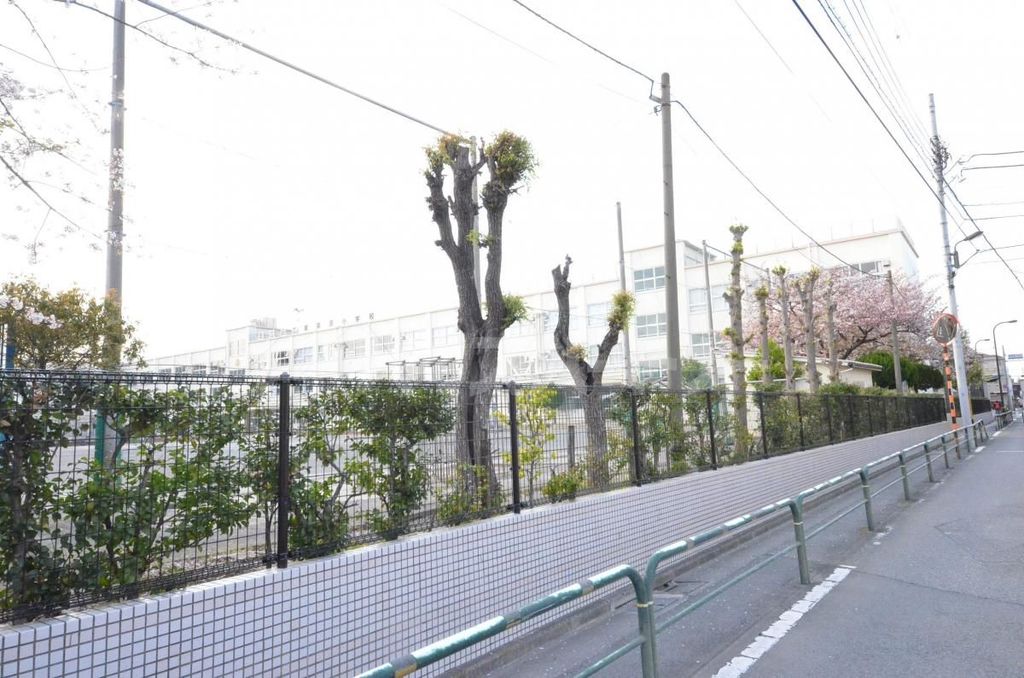 小学校　足立区立東栗原小学校（小学校）まで350m