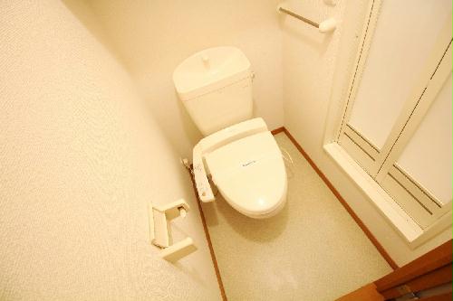 トイレ　風呂・トイレはセパレート！温水洗浄便座付きです！