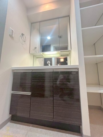 洗面設備　プレサンス梅田北デイズ