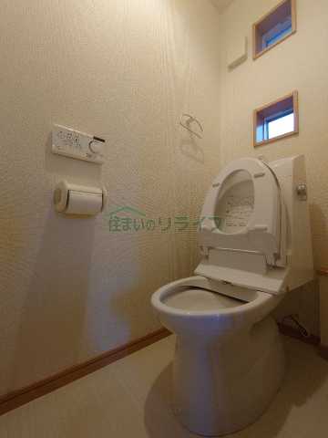 トイレ　メゾンユーII 201