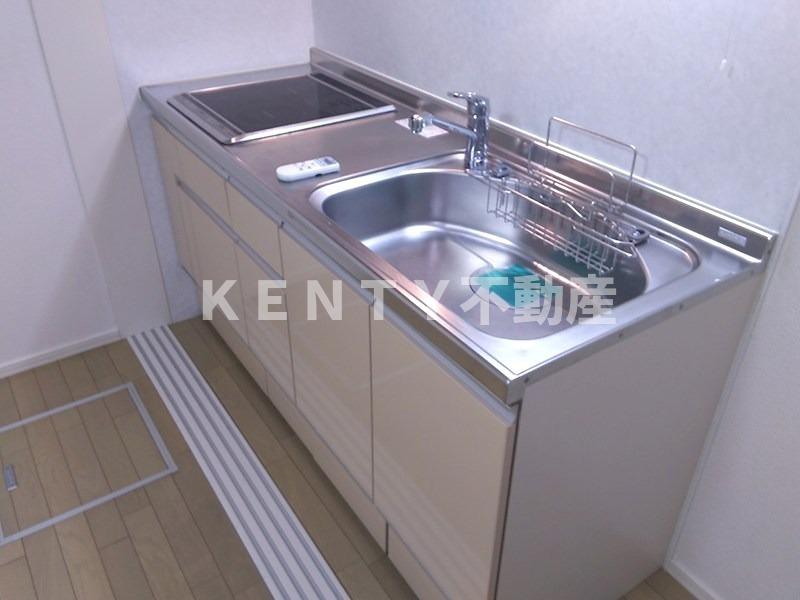 キッチン　コンパクトなキッチンで掃除もラクラク