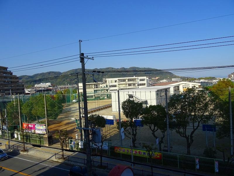 中学校　島本町立第一中学校（中学校）まで909m
