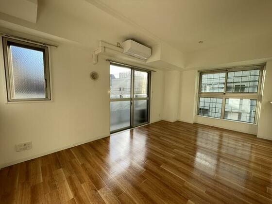 居室・リビング　写真は同間取り別部屋の写真となります。