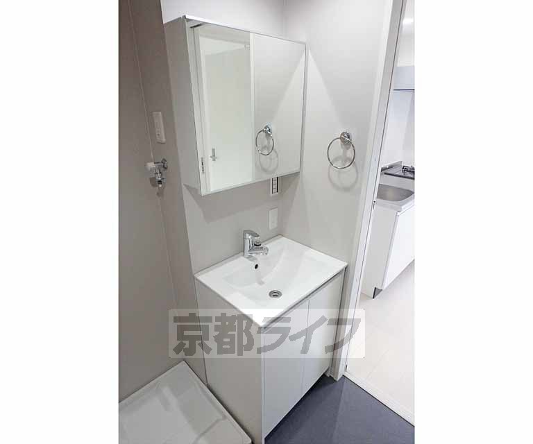 洗面設備　鏡も大きい～！