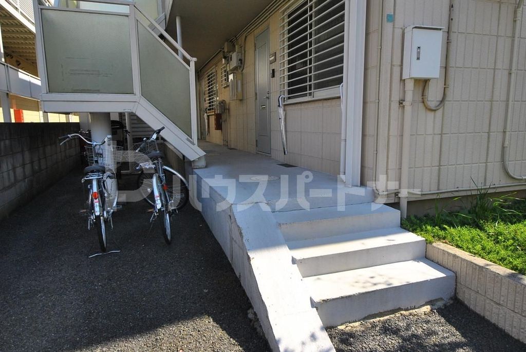 エントランス　駐車場