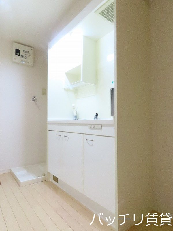 キッチン　同型タイプの為、現状を優先いたします。