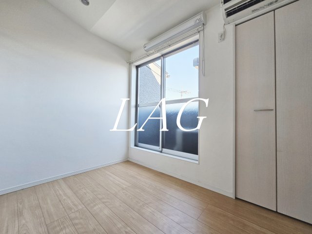 居室・リビング　洋室のお部屋です。（同仕様です。）