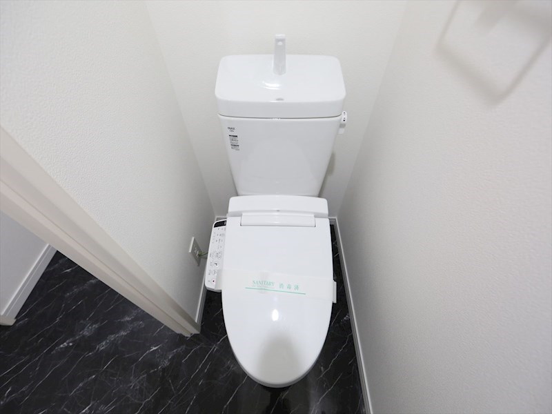 トイレ　温水洗浄暖房便座付トイレ