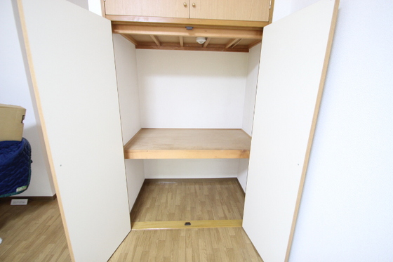 収納　※他部屋の写真です。