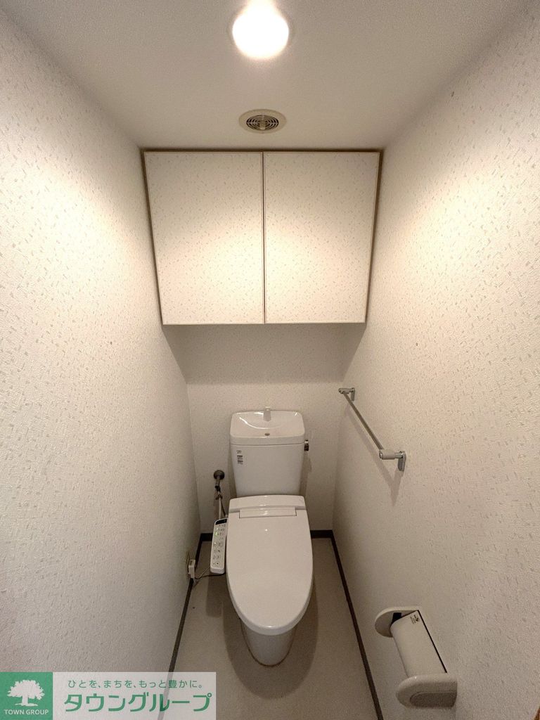 トイレ　トイレ（クリーニング前）