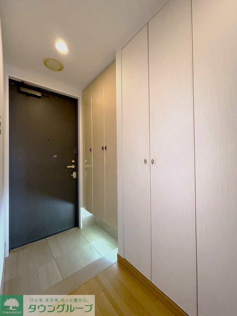 玄関　玄関（クリーニング前）