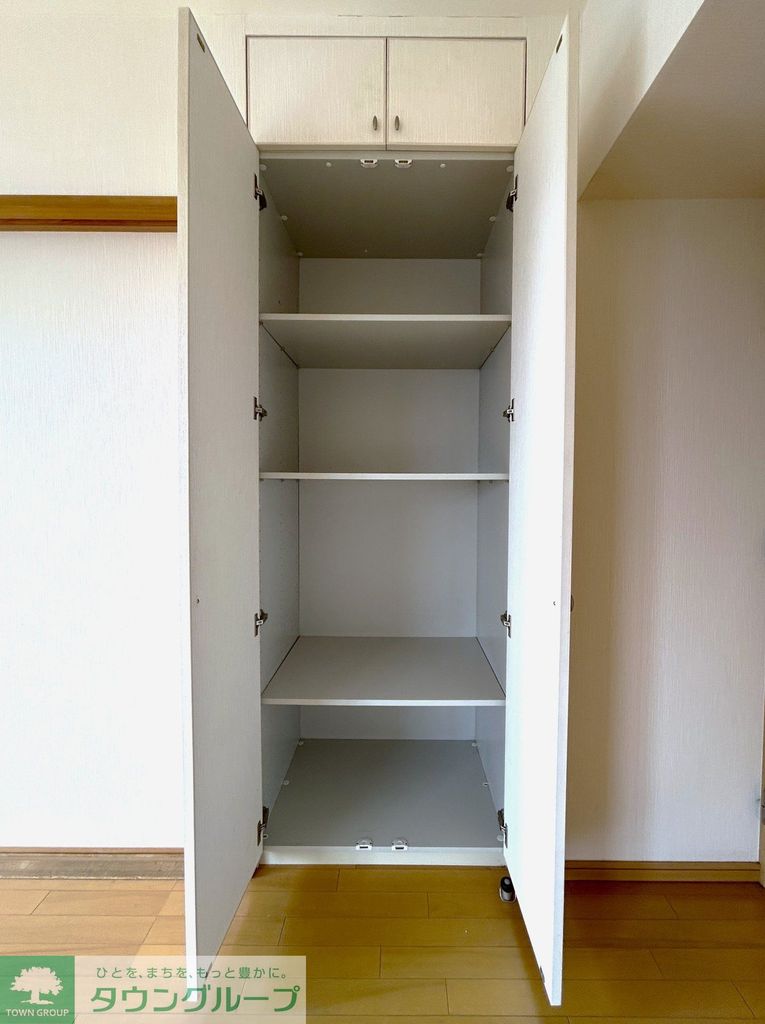 収納　リビング収納棚（クリーニング前）