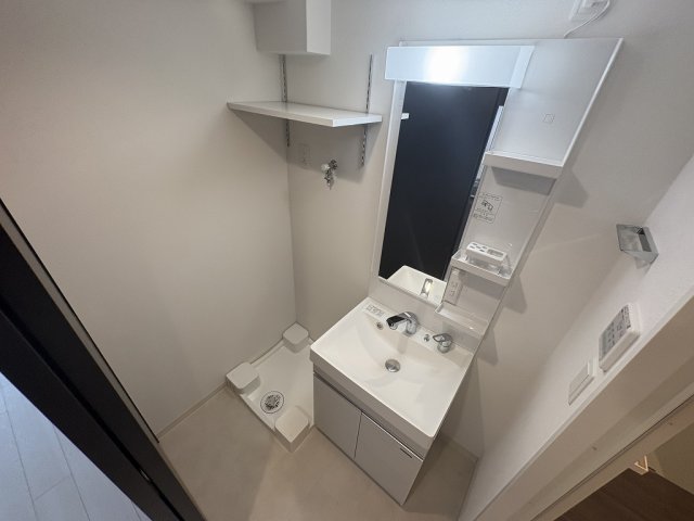 洗面設備　モデル写真