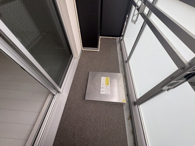 バルコニー　モデル写真