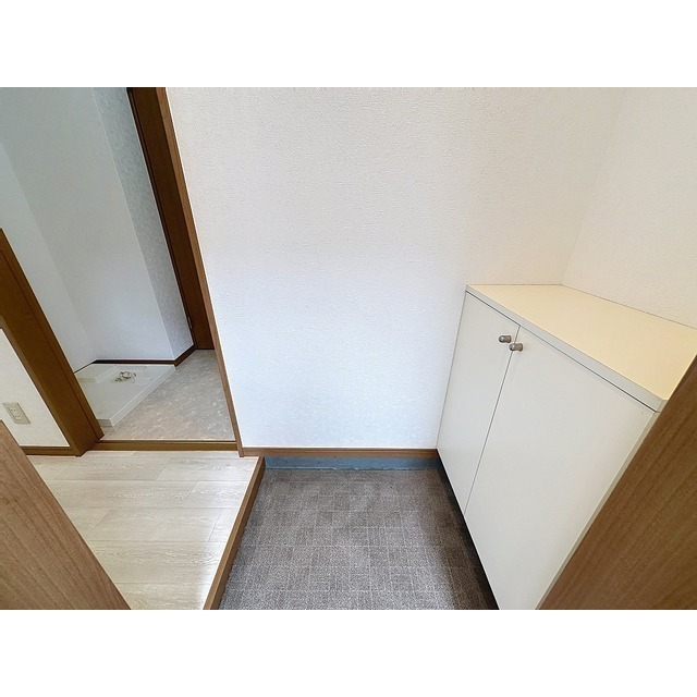 玄関　下駄箱付き玄関