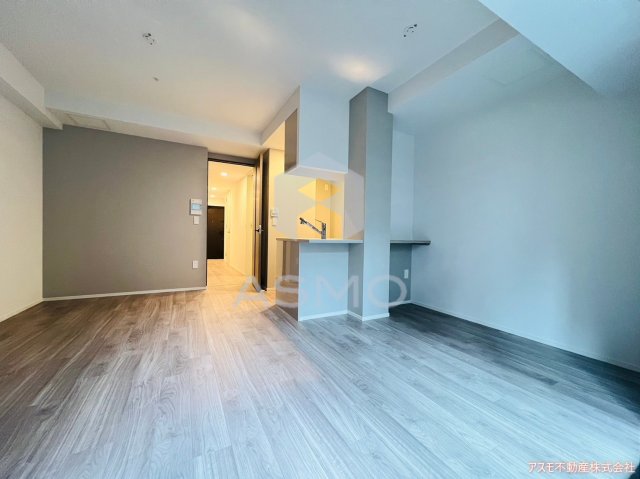 居室・リビング　同マンション参考写真