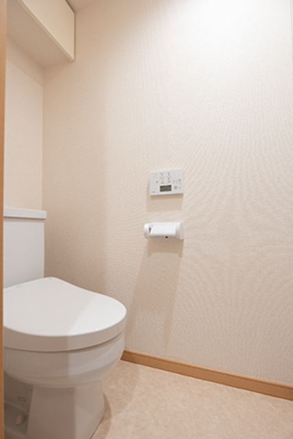 トイレ　※写真は同タイプ住戸です。