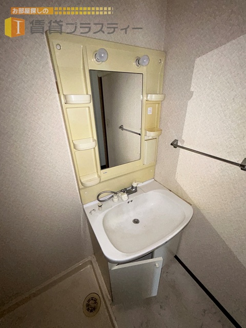 洗面設備　独立洗面台はマスト