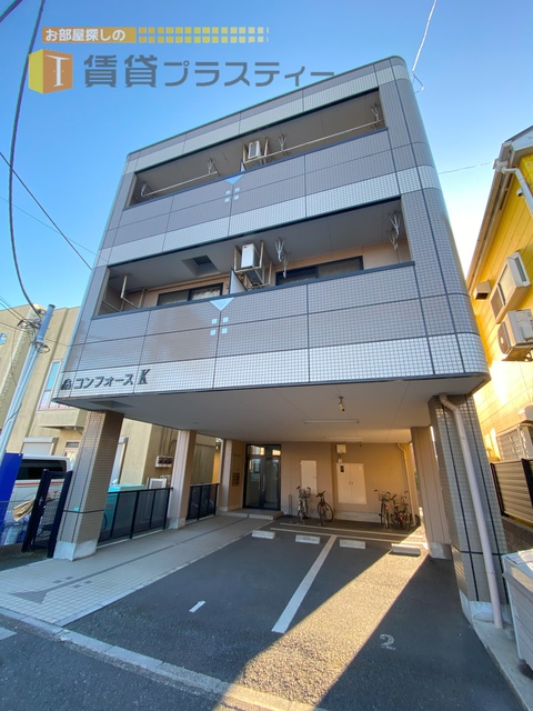 建物外観　駅まで一本道。この立地は魅力的