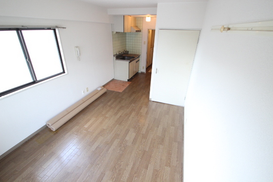 居室・リビング　清掃中