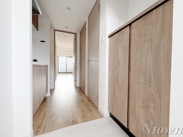 玄関　収納もある玄関です