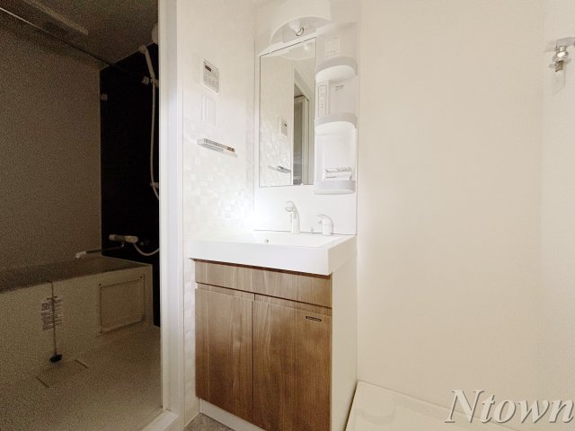 洗面設備　独立洗面化粧台付き