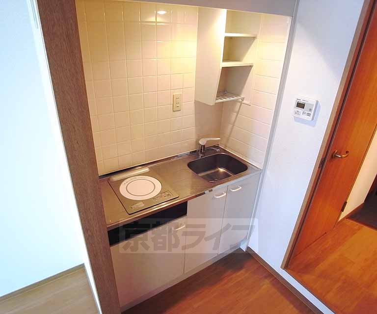 キッチン　ＩＨコンロのすっきりとしたキッチンです。