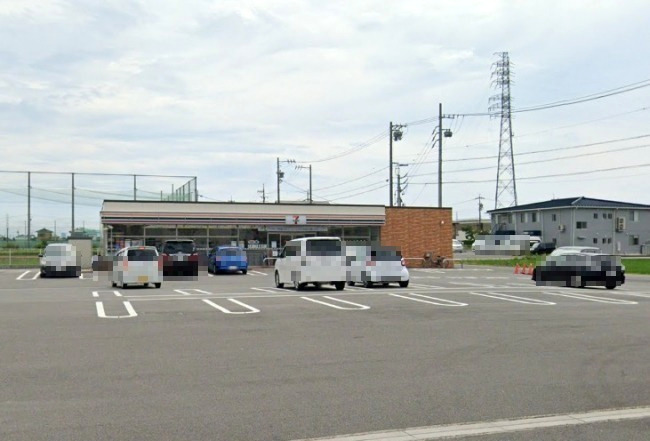 コンビニ　セブンイレブン 愛西持中町店（コンビニ）まで259m