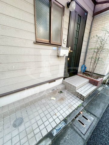 エントランス　ゆとりのあるエントランスです
