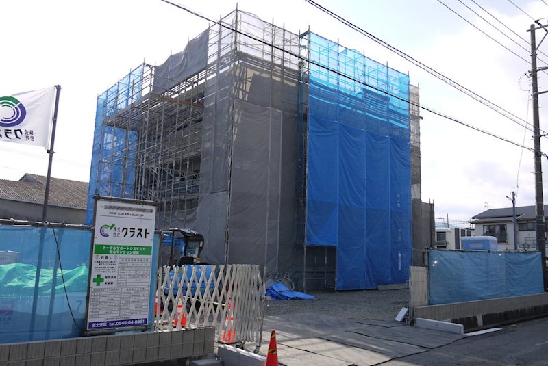 建物外観　建築中