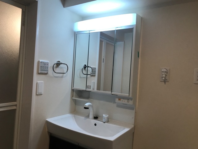 洗面設備　洗髪洗面化粧台