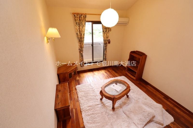 居室・リビング　同型別部屋写真